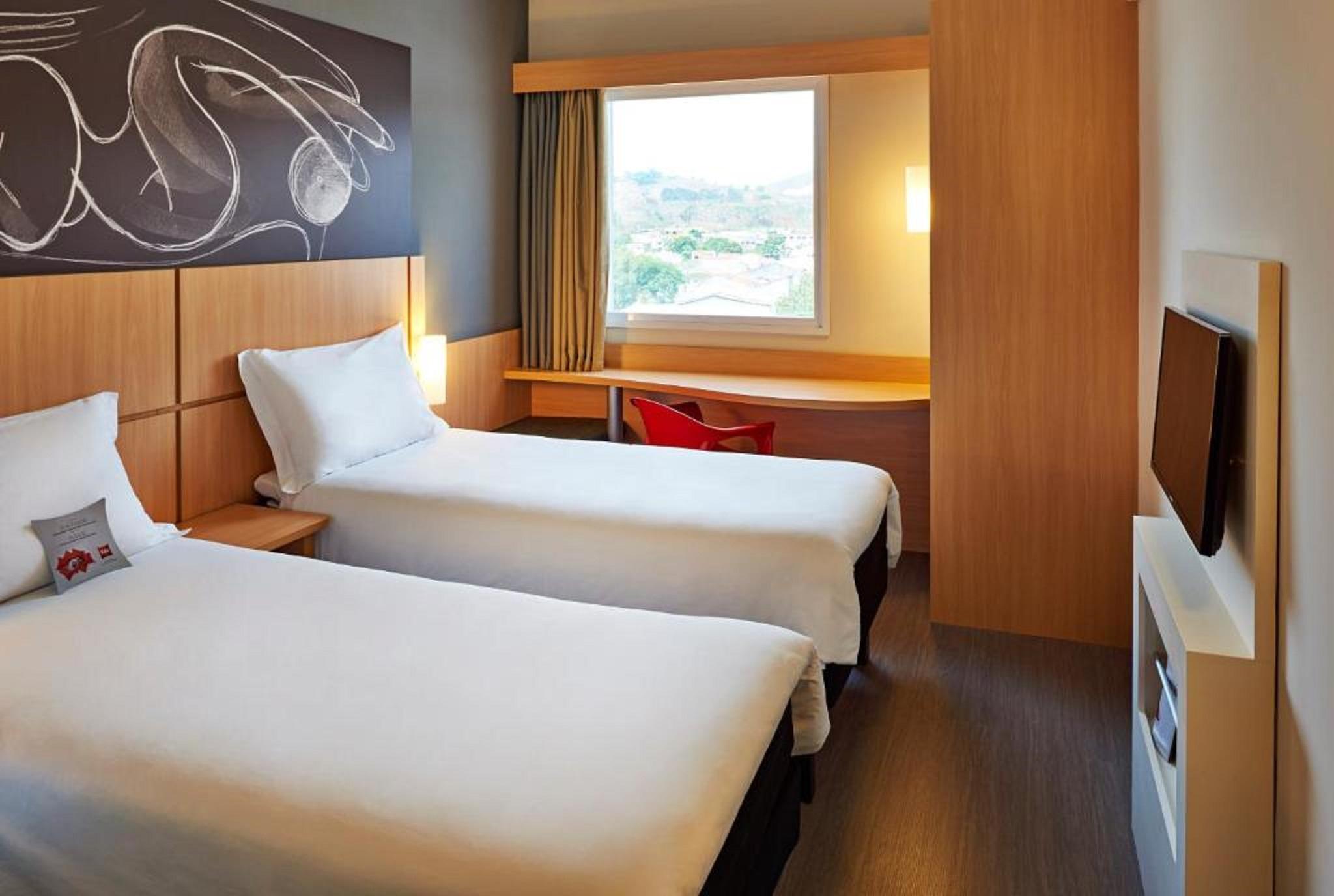 Hotel Ibis Guaratingueta Aparecida - Circuito Da Fe Exteriér fotografie