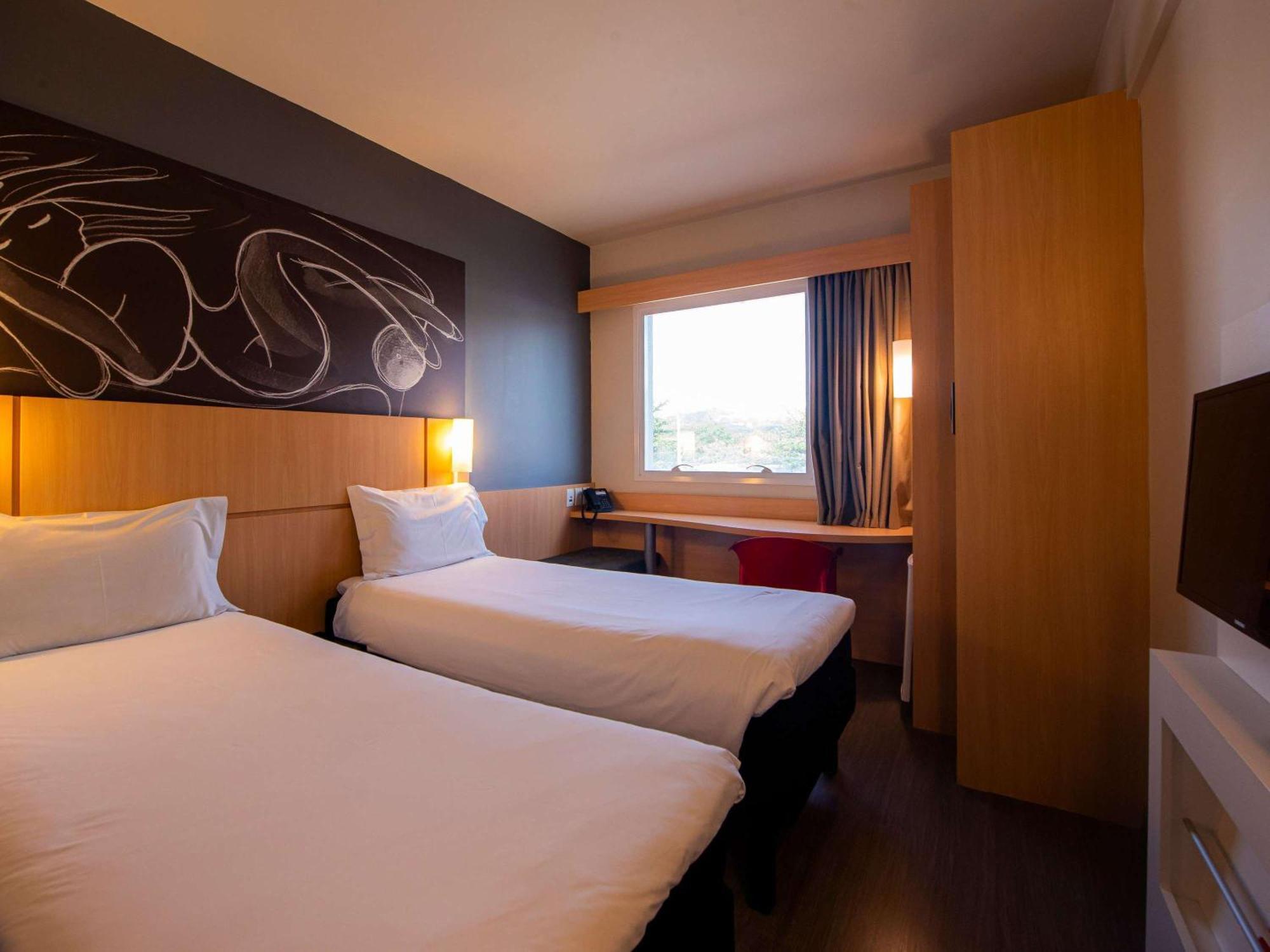 Hotel Ibis Guaratingueta Aparecida - Circuito Da Fe Exteriér fotografie