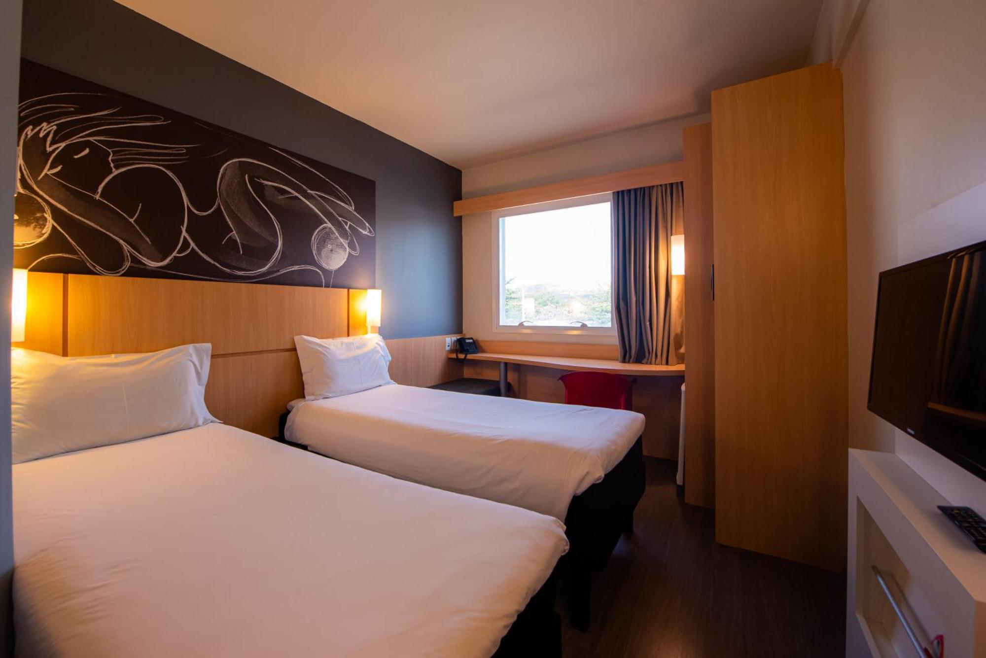 Hotel Ibis Guaratingueta Aparecida - Circuito Da Fe Exteriér fotografie