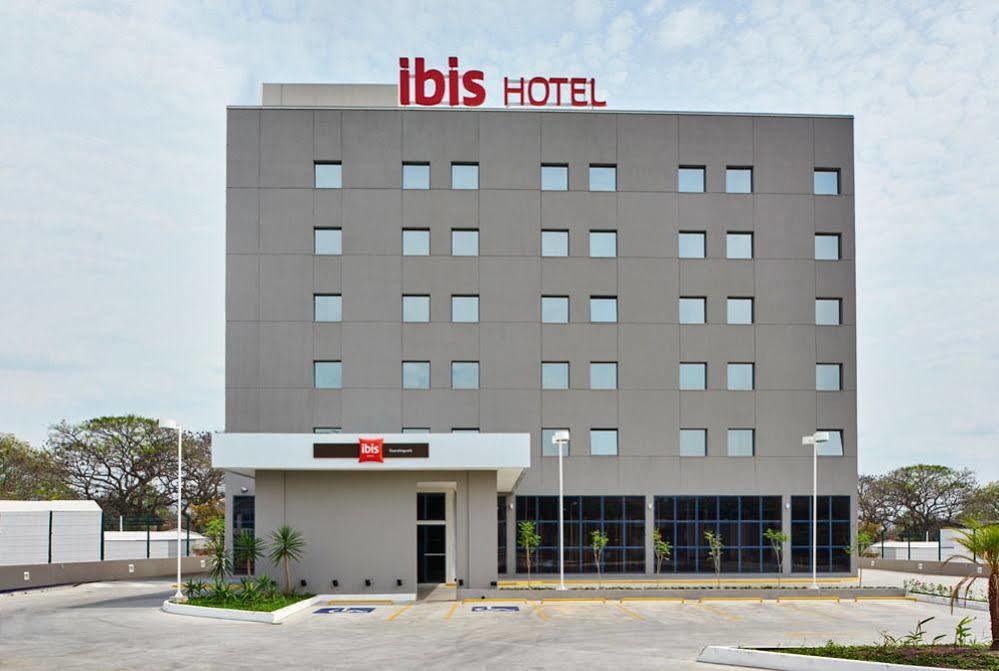 Hotel Ibis Guaratingueta Aparecida - Circuito Da Fe Exteriér fotografie